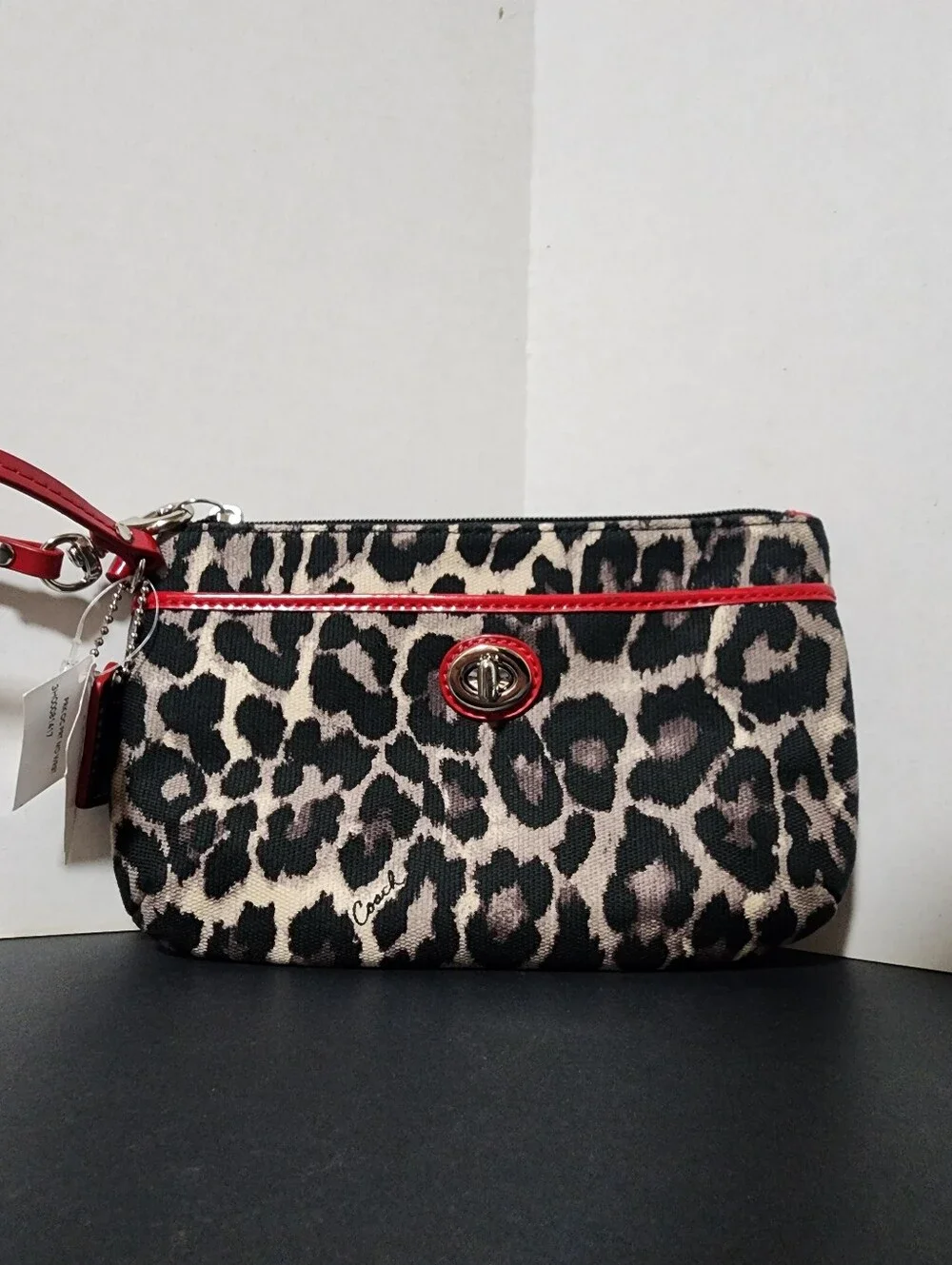✨️NWT✨️ Coach Park Ocelot Print Medium Turnlock Wristlet, 2013